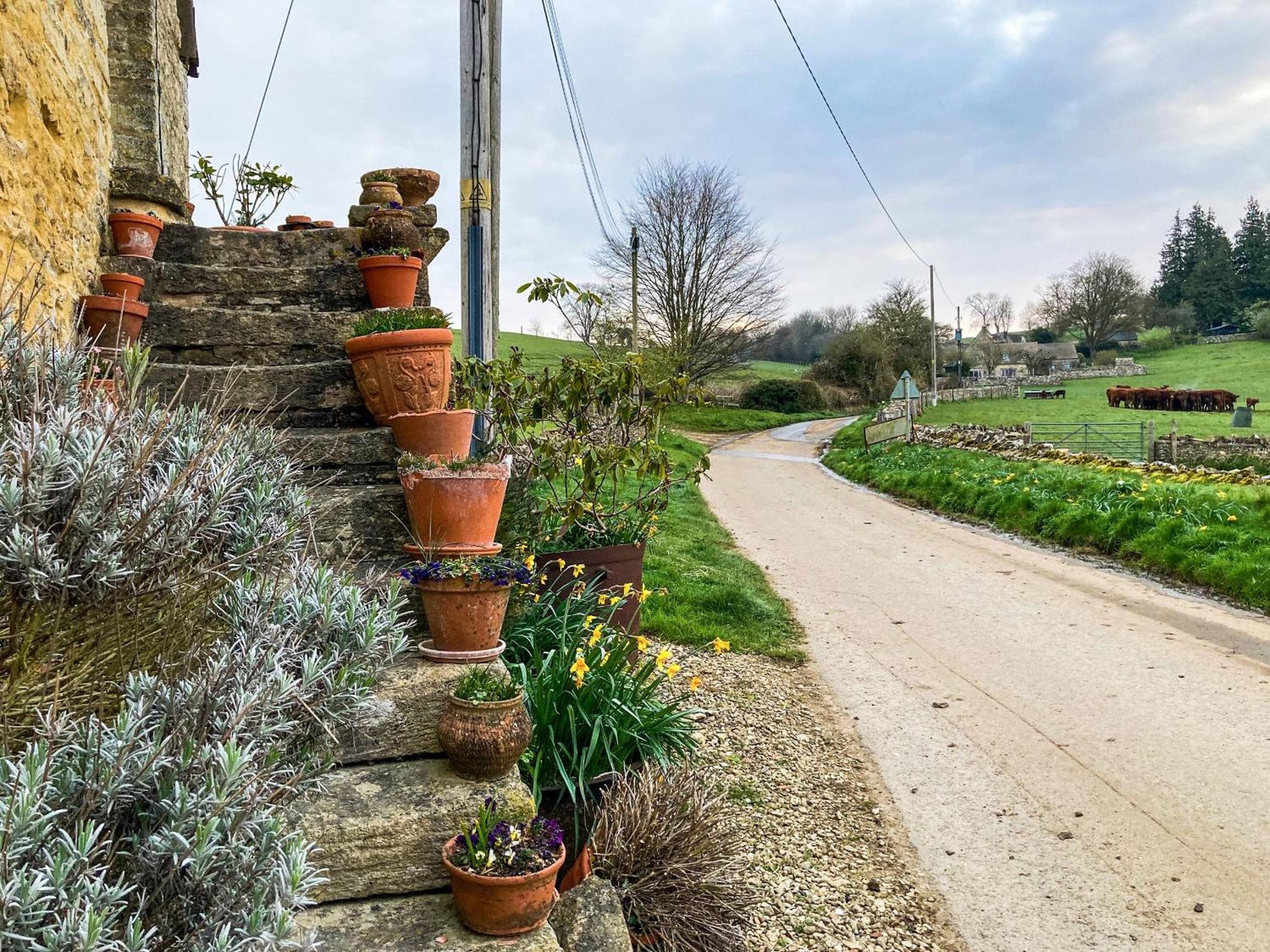 Flowers Barn Daglingworth المظهر الخارجي الصورة