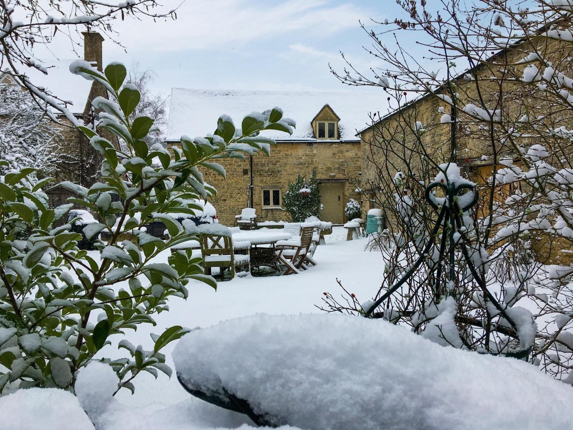 Flowers Barn Daglingworth المظهر الخارجي الصورة